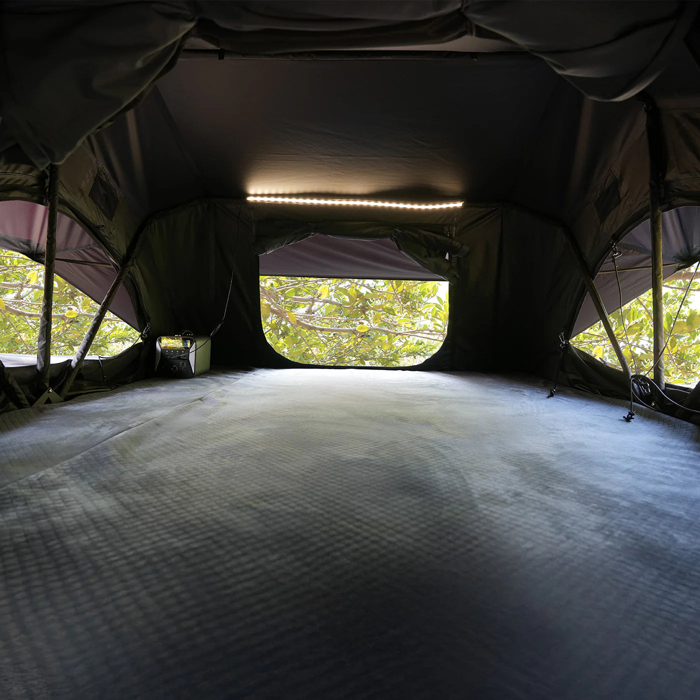 OPENROAD Family Quick-Open Soft Roof Top Tent (4-Person)